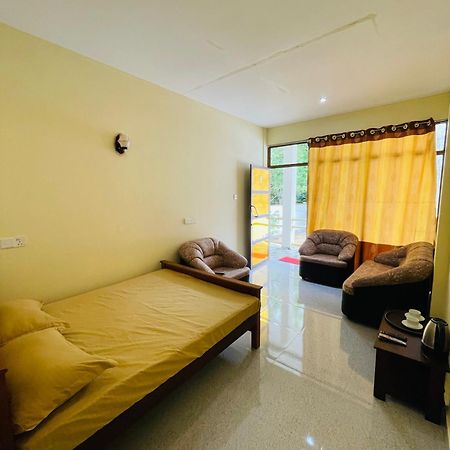 Great Victoria Palace Ratnapura Εξωτερικό φωτογραφία