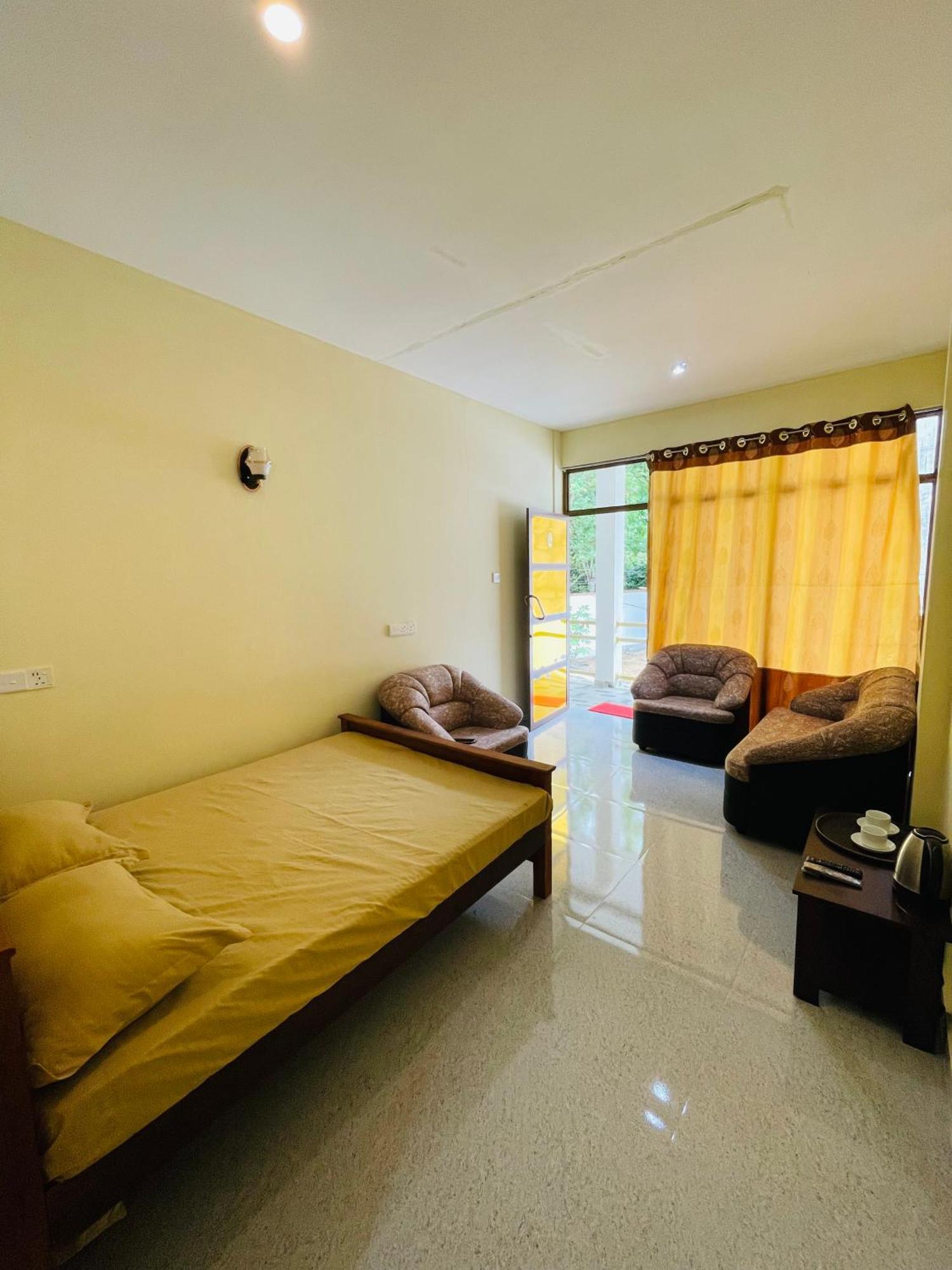 Great Victoria Palace Ratnapura Εξωτερικό φωτογραφία